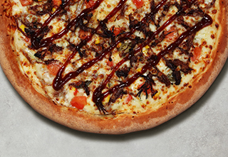 Spicy BBQ Pulled Beef Pizza